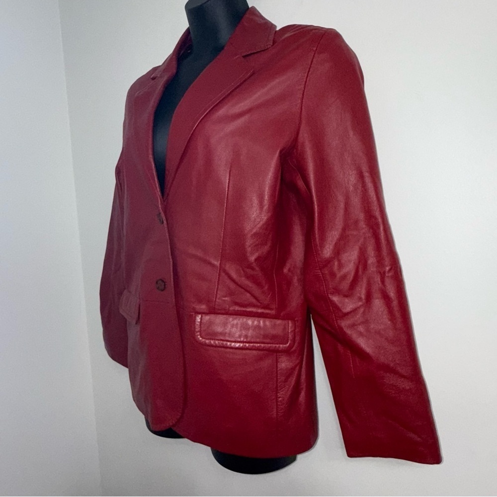 Elegant Red Leather Women's Blazer - Picture 4 of 10